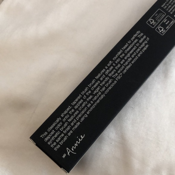 Lawless Make Me Blush Blush Brush Vegan & Cruelty Free Full Size NIB - Picture 5 of 12